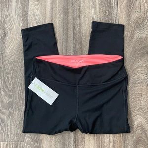 NWT Marika cropped leggings